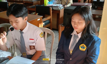 Siswa Pimpin Do'a Dalam 3 Agama