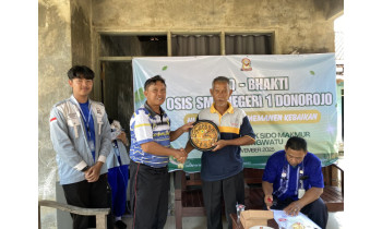 EKO-BHAKTI OSIS SMA NEGERI 1 DONOROJO: Hijaukan Alam, Memanen Kebaikan