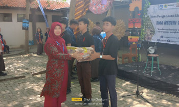 Kepala Sekolah Menutup Kegiatan MPLS 